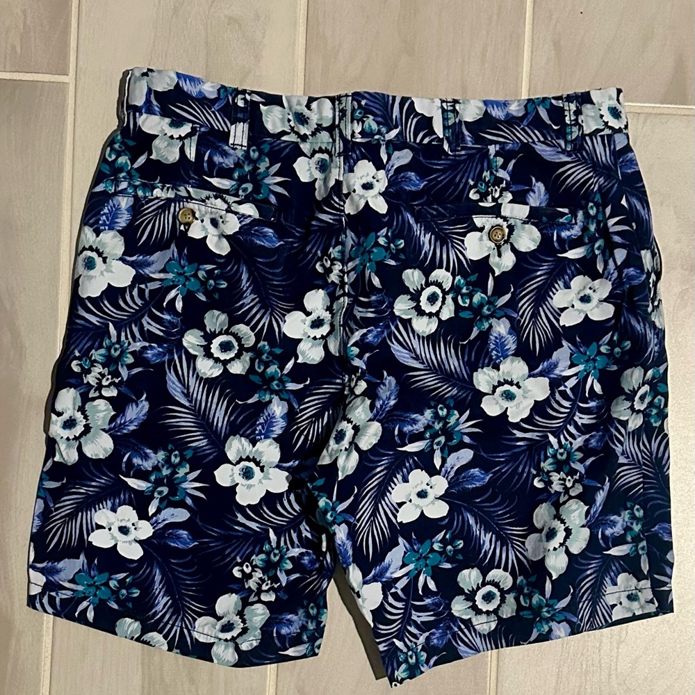Club Room Navy Floral Cargo Shorts